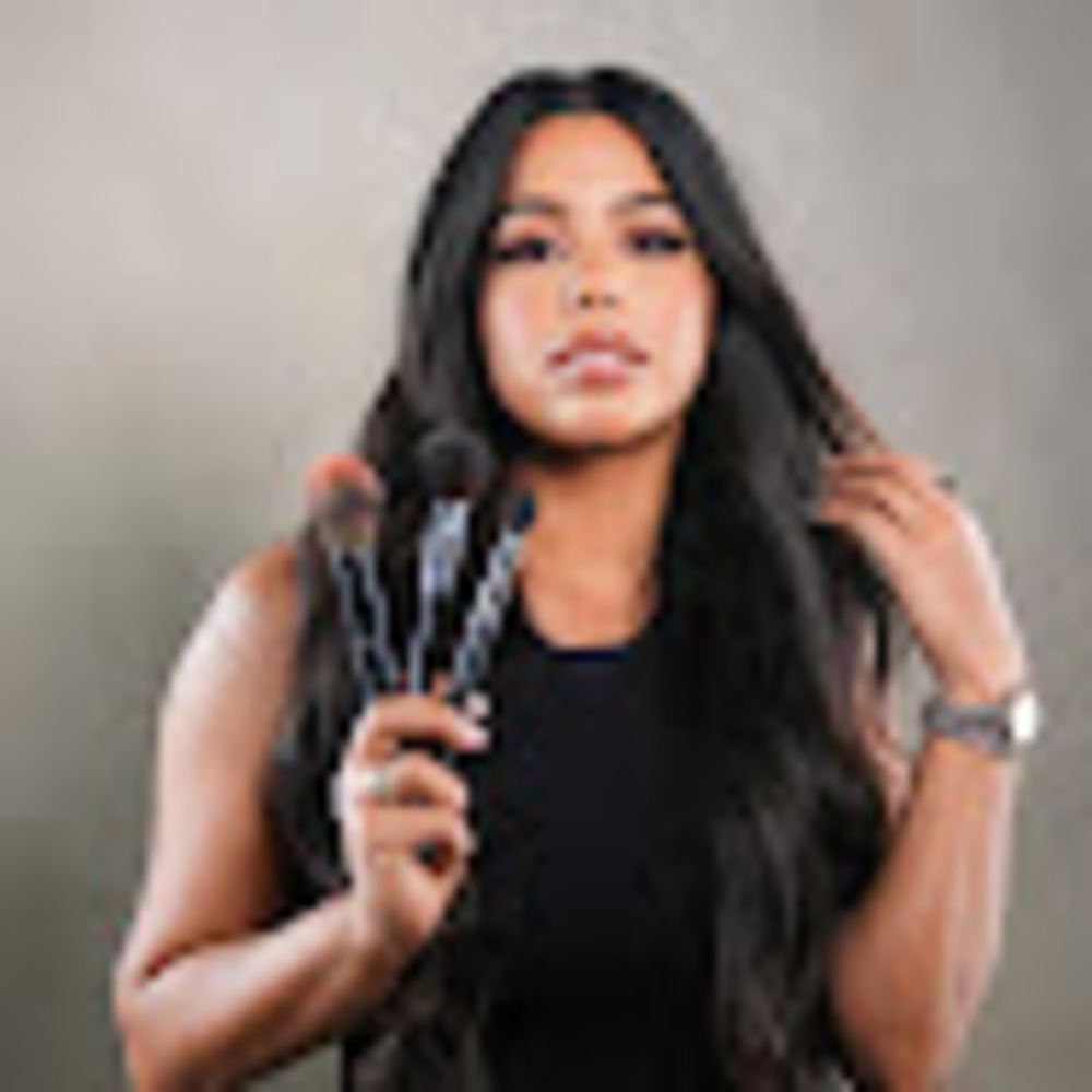 Meet your Posher, Adriana
